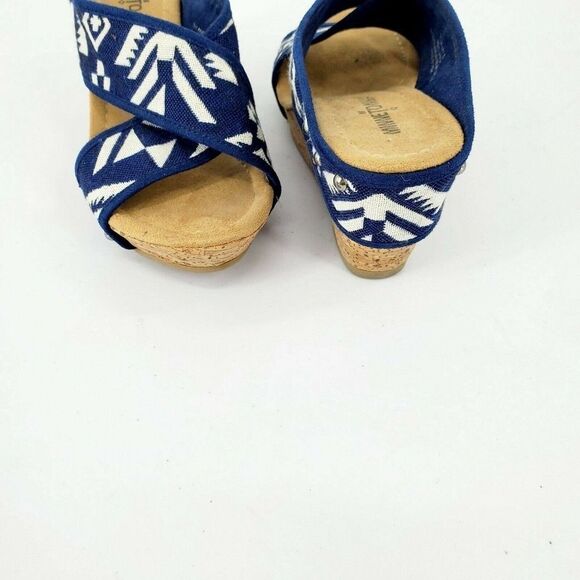 Minnetonka Lainey Aztec Cork Wedge Sandals - Picture 4 of 5